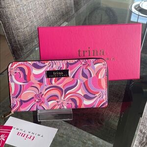 Trina Turk Pink and Purple zip around Wallet/Clutch Phone Holder.  NWT